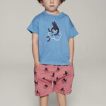 Krotkie spodenki dla dziecka rozowe Koty przod scaled 1