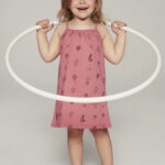 Sukienka dla dziecka na ramiaczkach rozowa Chmury przod scaled 1