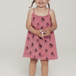 Sukienka dla dziecka na ramiaczkach rozowa Koty scaled 1